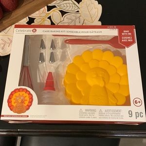 Brand new in box- turkey cake baking set
